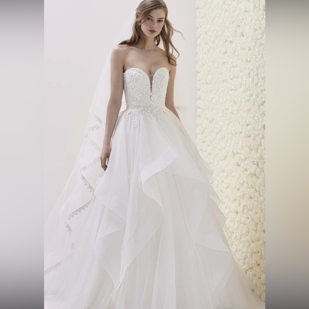 Eliseo by Pronovias Wedding Dress